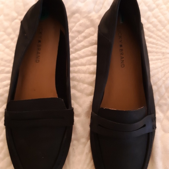 Shoes - Picture 2 of 3